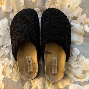 Steve Madden Sherpa platform slip ons